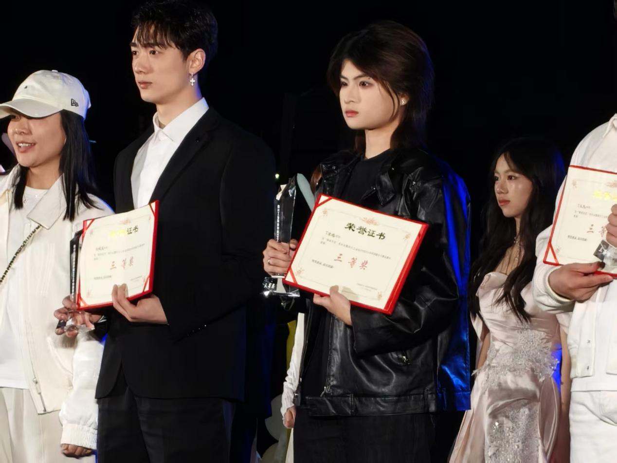 学院学子在“春有百花”主题音乐会上绽放风采