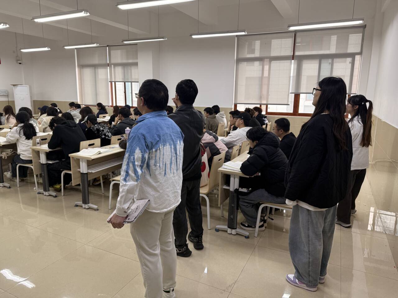 严抓课堂秩序 筑牢学风根基——经济管理学院开展查课工作